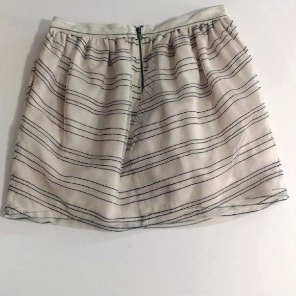 BCBG Gatsby Embroidered Striped Tulle Skirt NWOT - Picture 2 of 3